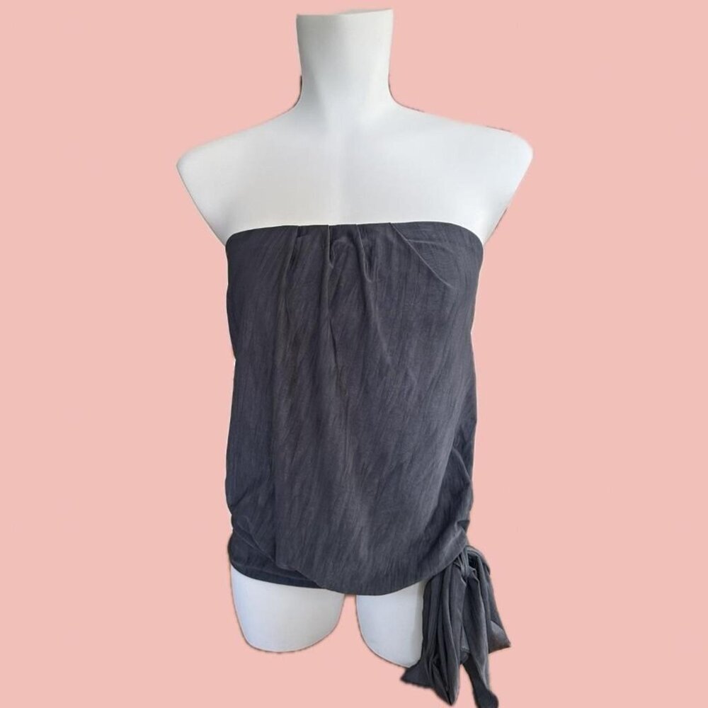 Vintage Y2K strapless silver tube top from Le Châtea